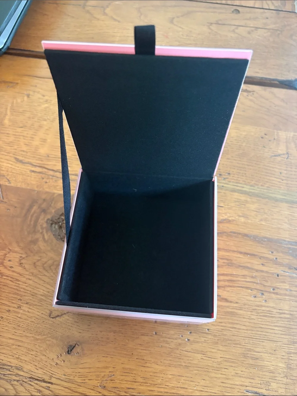 Pink bow jewelry box